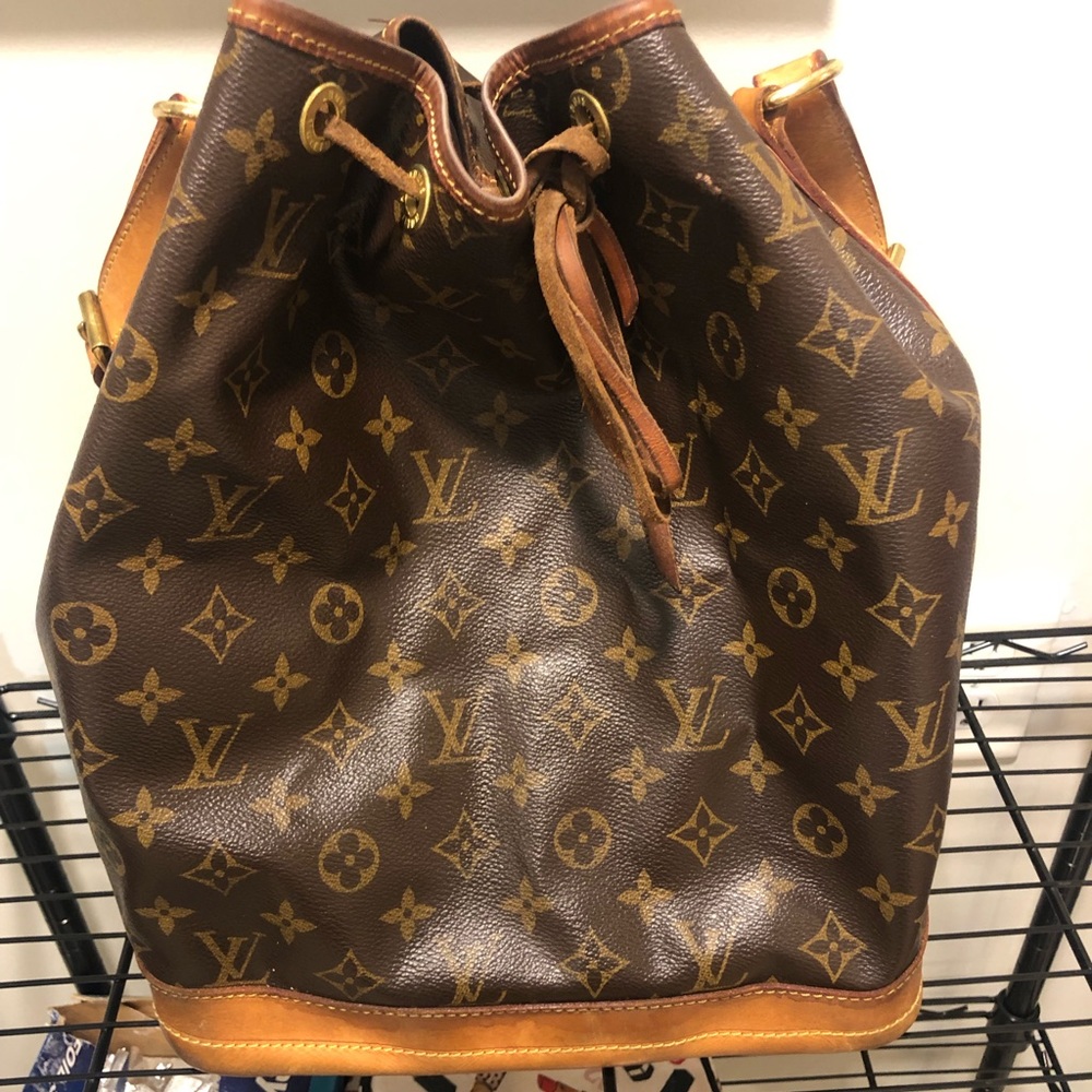 Auth. Louis Vuitton Noe Drawstring Bag